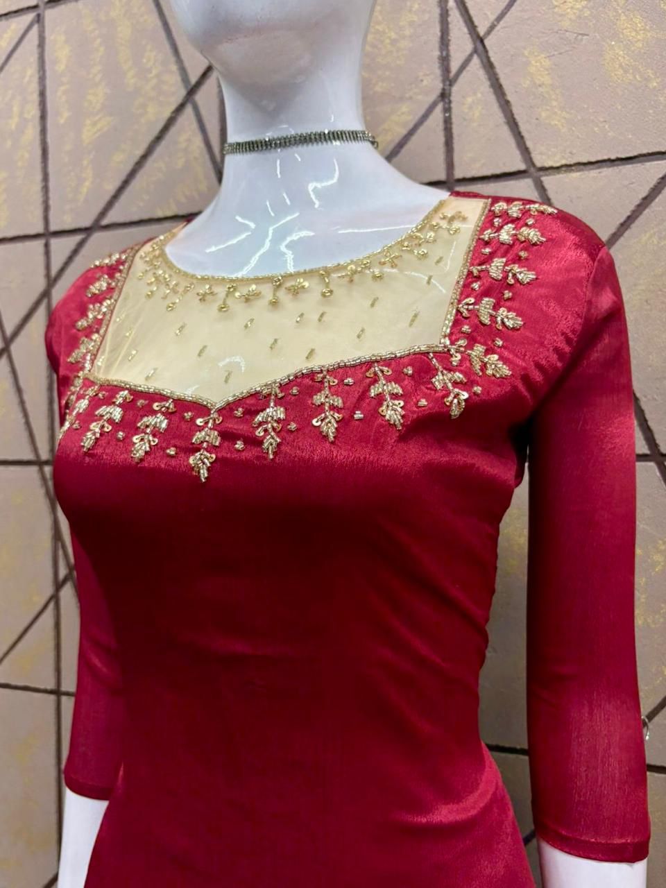 1. A Jewel neck kurthi