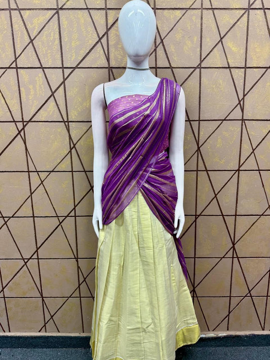1. A Dhawani set